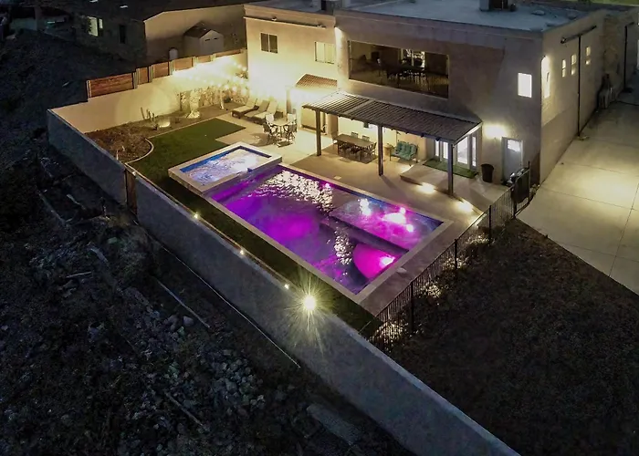 Sunset Oasis 7 Bedroom Family * Lake Havasu City