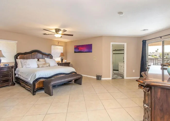 Sunset Oasis 7 Bedroom Family * Lake Havasu City
